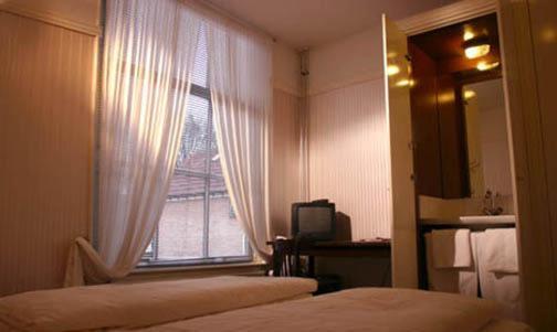 Guesthouse De Utrechtsche Dom Гауда Номер фото